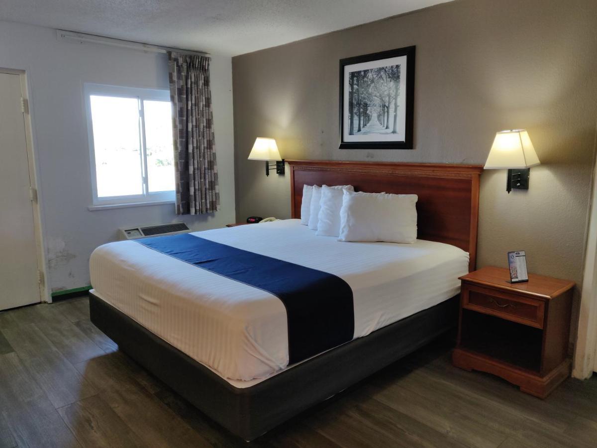 Cedar Cove Motel Sandusky Exterior photo
